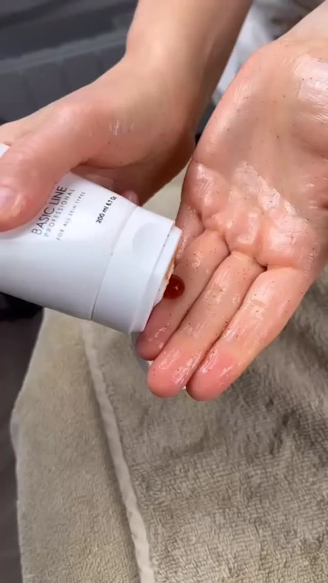 Soin Booster Lift de Biologique Recherche

À partir de 205€ 🎁 Diagnostic de peau offert

Vous avez l’impression que votre visage perd sa forme d’avant ?
La peau paraît moins ferme ?

Ce soin intensif agit en profondeur pour restructurer et raffermir la peau.

Il associe :
✔ des actifs liftants concentrés
✔ un massage liftant stimulant

Puis la radiofréquence vient compléter le soin pour :
✨ fixer le lift
✨ stimuler la production de collagène

Résultats visibles :
✨ Peau plus ferme
✨ Visage lifté
✨ Traits lissés
✨ Teint lumineux

📩 Prenez rendez-vous en message privé
