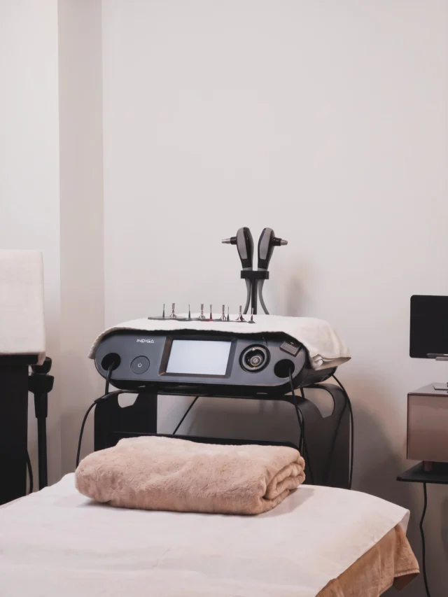 ✨ La radiofréquence nouvelle génération arrive bientôt chez Bonera

Découvrez prochainement INDIBA®, une technologie professionnelle de radiofréquence dédiée à la beauté du visage, du corps et des cheveux.

✨ Une peau visiblement plus belle et revitalisée
✨ Des soins pour le visage, le corps & les cheveux
✨ Une technologie non invasive et confortable
✨ La technologie professionnelle INDIBA®

N’attendez pas pour prendre soin de votre peau ✨
Préparez-la dès maintenant lors d’un rendez-vous personnalisé chez Bonera.

📅 Prenez rendez-vous sur Bonera.fr ou directement en MP